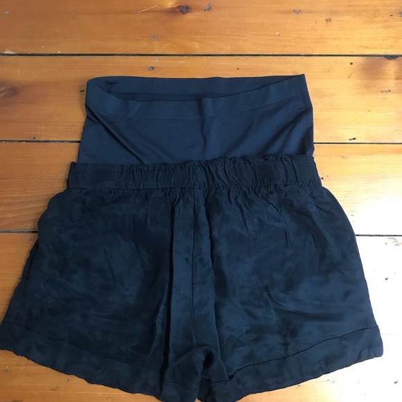 A:glow Maternity shorts - Picture 4 of 4